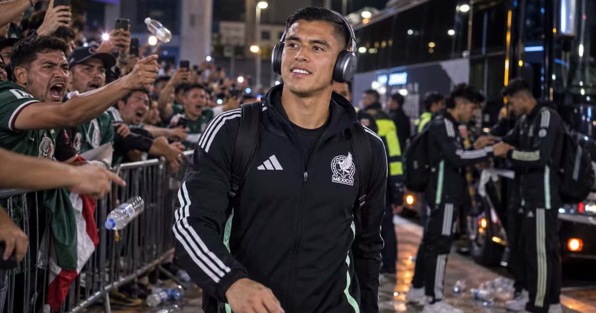 Raúl Rangel no quiso dar autógrafos