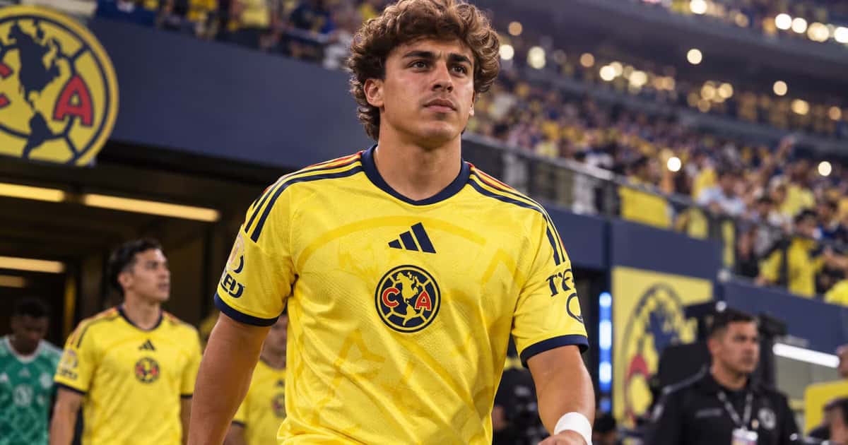 Carlos Álvarez titular ante Necaxa