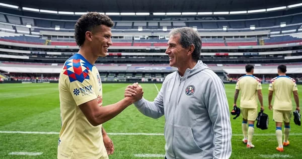 América busca fichar a Nelson Deossa por petición de Guillermo Almada, pero deberá vender a Raúl Zúñiga o Víctor Dávila para liberar plazas y acercarse a los 15 millones de dólares que exige Betis.
