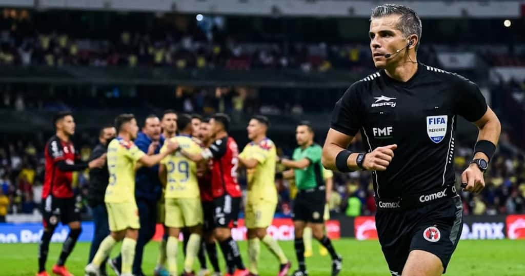 Curro Hernández salió apurado del Estadio Azteca tras la polémica en el América vs. Xolos