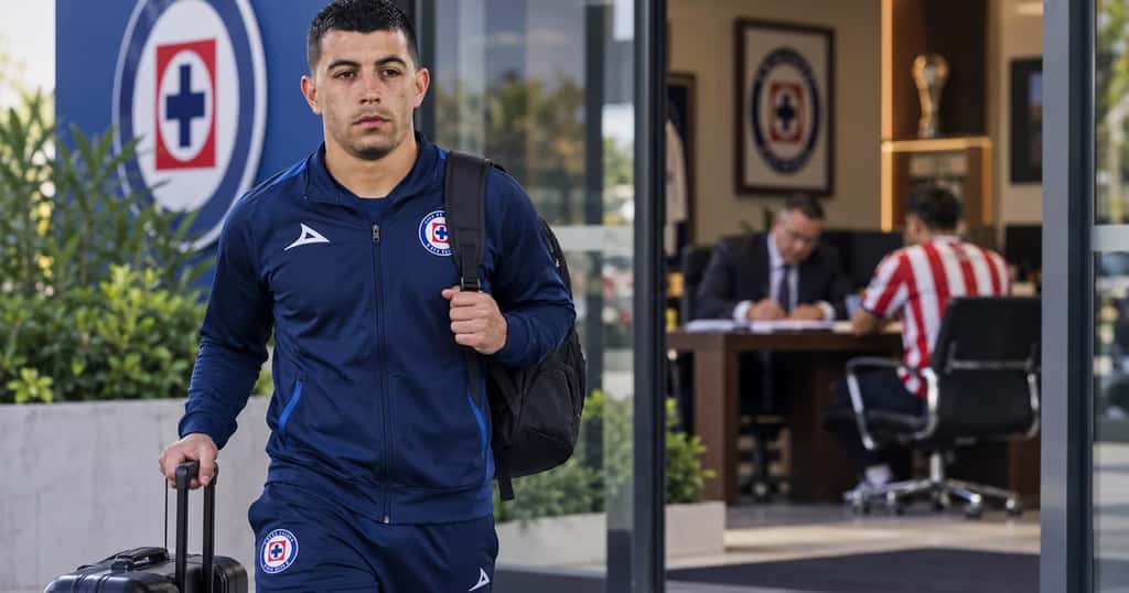 Cruz Azul tiene en la mira al reemplazo de Erik Lira y llegaría desde Chivas