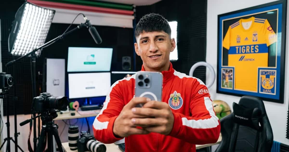 Alan Pulido transformó su experiencia como futbolista en una nueva etapa enfocada en contenidos, negocios y estilo de vida.