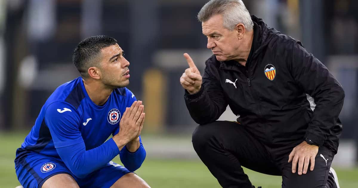 Javier Aguirre y Erik Lira