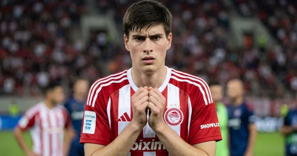 Armando González confesó que sufre ansiedad en Olympiacos por su sequía goleadora, luego de fallar un gol cantado en su debut europeo.