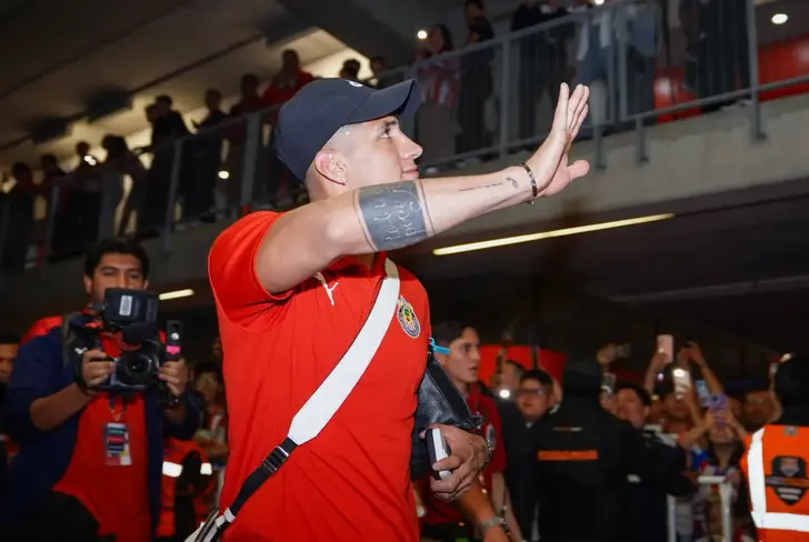 Alan Pulido fue uno de los futbolistas que no entraron en planes de Milito