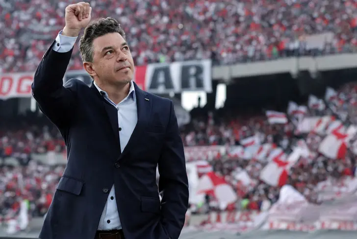 Gabriel Milito comenzó a sonar como opción en River Plate tras la salida de Gallardo