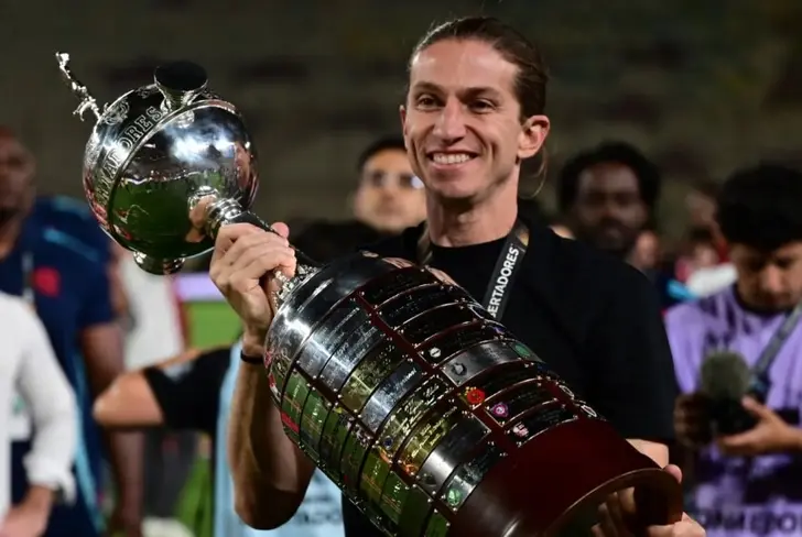 Filipe Luis ganó la Libertadores y dirigió a un Flamengo sólido