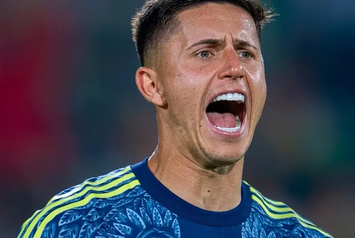 Brian Rodríguez enojado con Vinicius Lima