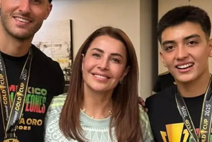 Mora y Santi están representados por Rafaela Pimenta