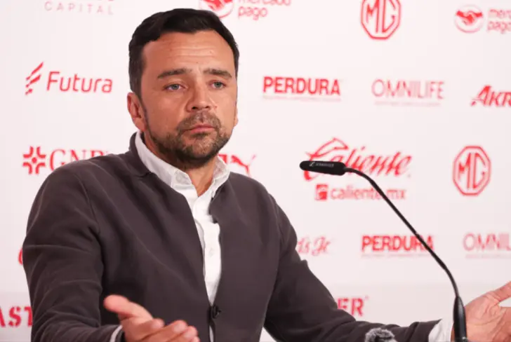La directiva de Chivas se molestó ante la inflexibilidad de Pulido por negociar su contrato