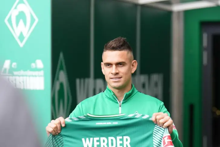 Rafael Santos Borré tras dejar el&nbsp;Eintracht Frankfurt para firmar con el Werder Bremen