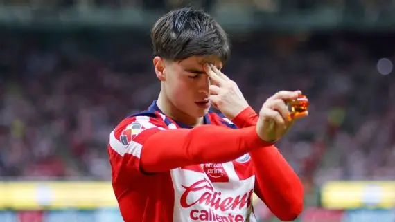 El joven fue campeón de goleo en el Apertura 2025, con 13 tantos.