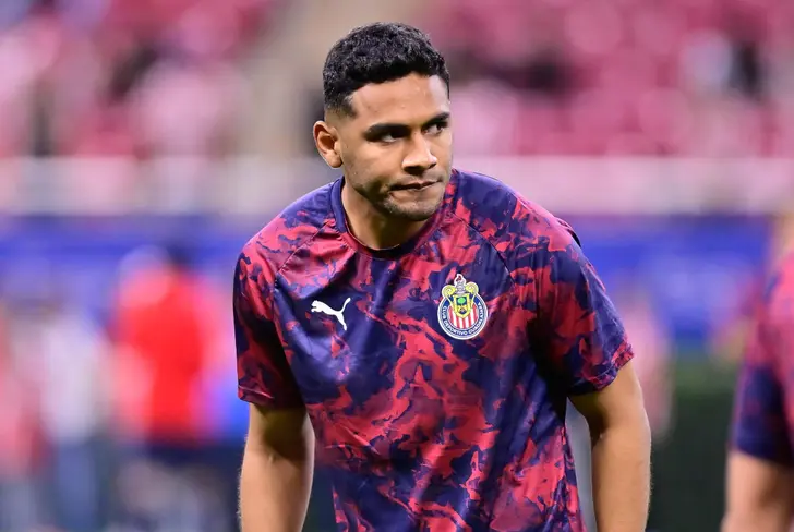 Gilberto Sepúlveda es el defensor de Chivas que despertaría mayor interés en el mercado