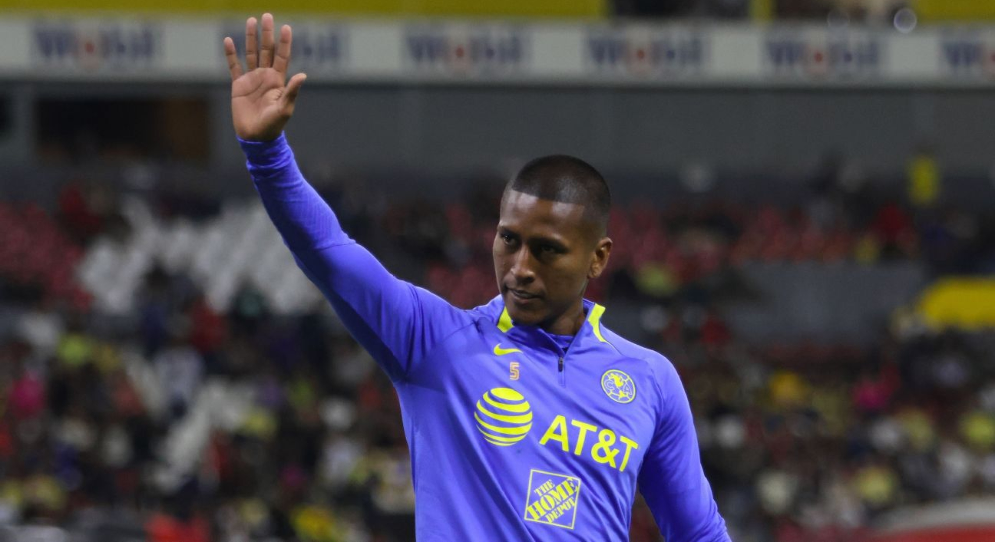 El mediocampista peruano estará indefinidamente fuera de la institución blanquiazul