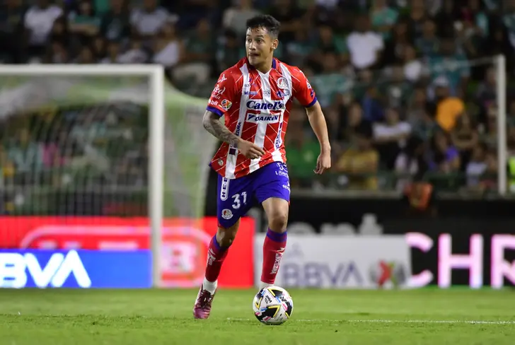 <font dir="auto" style="vertical-align: inherit;"><font dir="auto" style="vertical-align: inherit;">Águila finalmente no llegará al Rebaño Sagrado.</font></font>