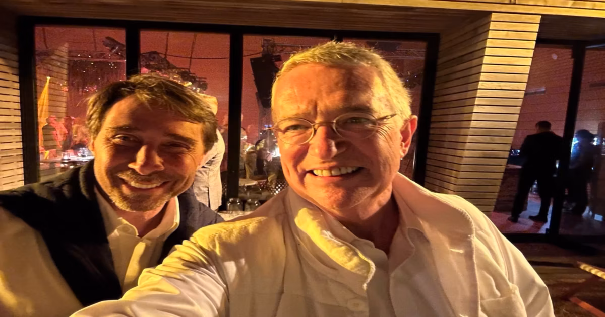 Eduardo Feinmann y Ricardo Salinas Pliego durante un evento