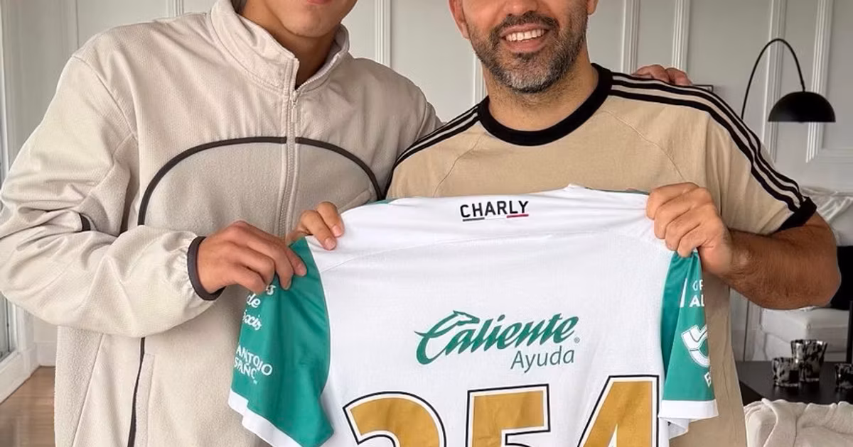 Lucca Vuoso junto a Kun Agüero, su nuevo representante